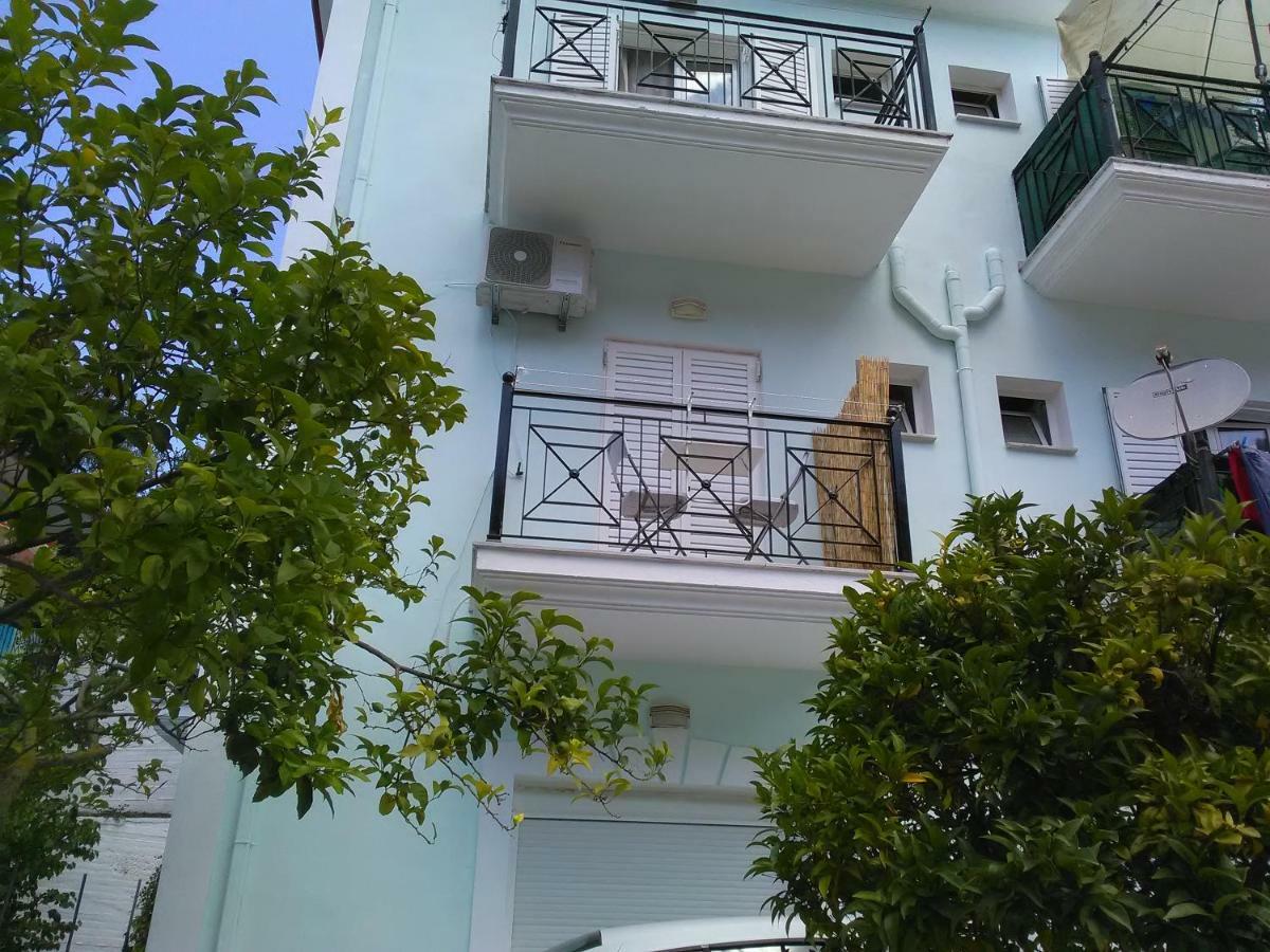 Falopa Apartments Parga Esterno foto